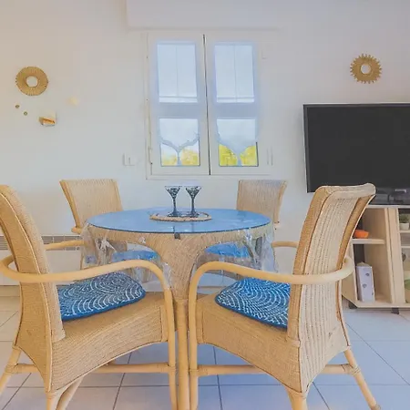 Lumineux Avec Terrasse & Piscine Lejlighed