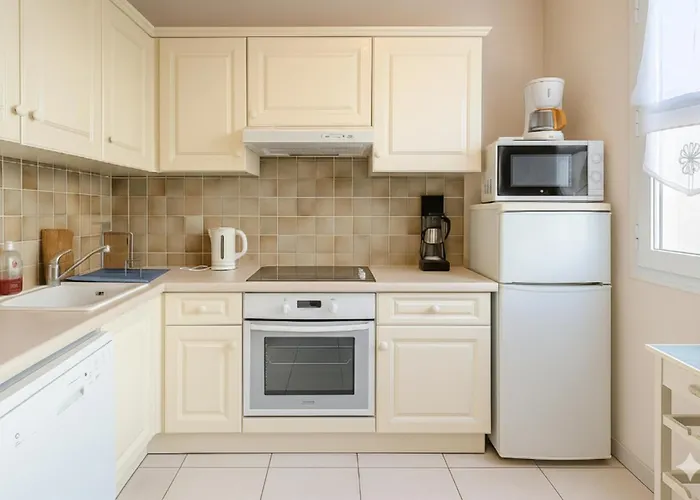 Apartamento Lumineux Avec Terrasse & Piscine